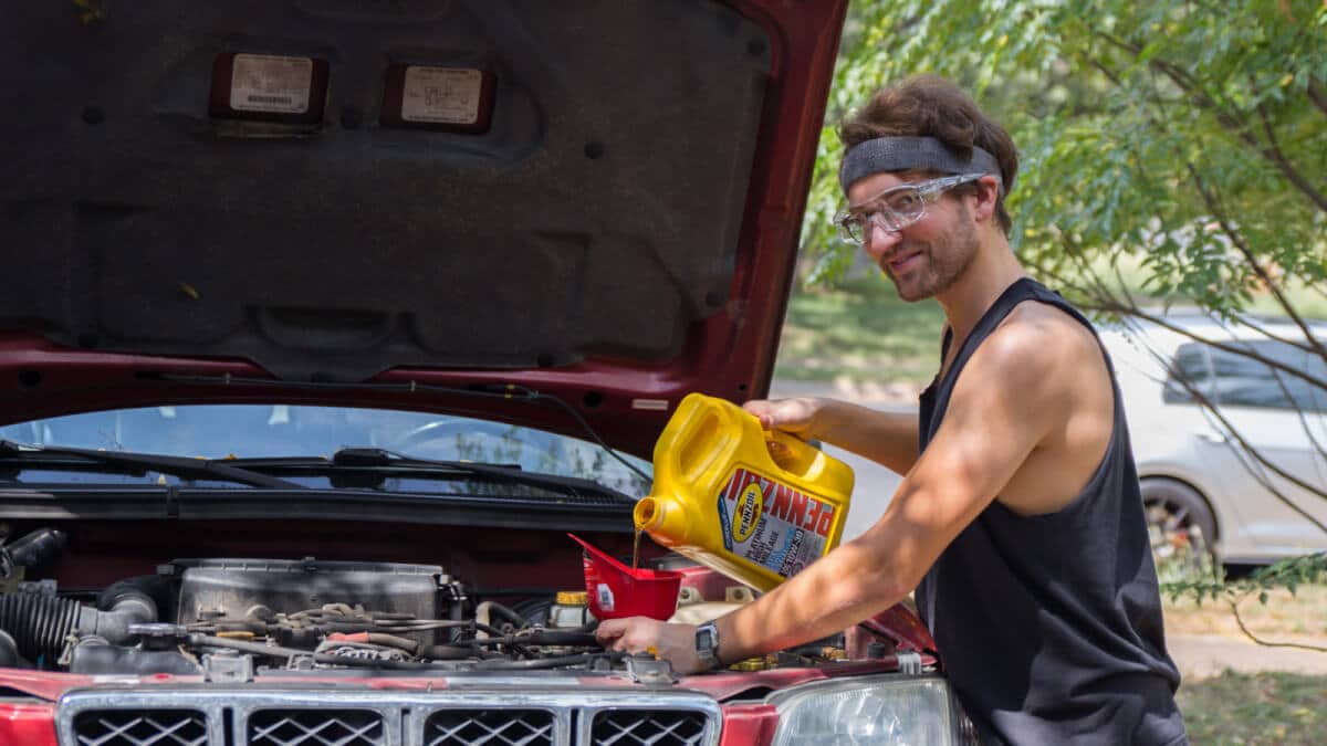 What Engine Oil Do I Use for My Car? Let’s Find Out From Expert Mechanics