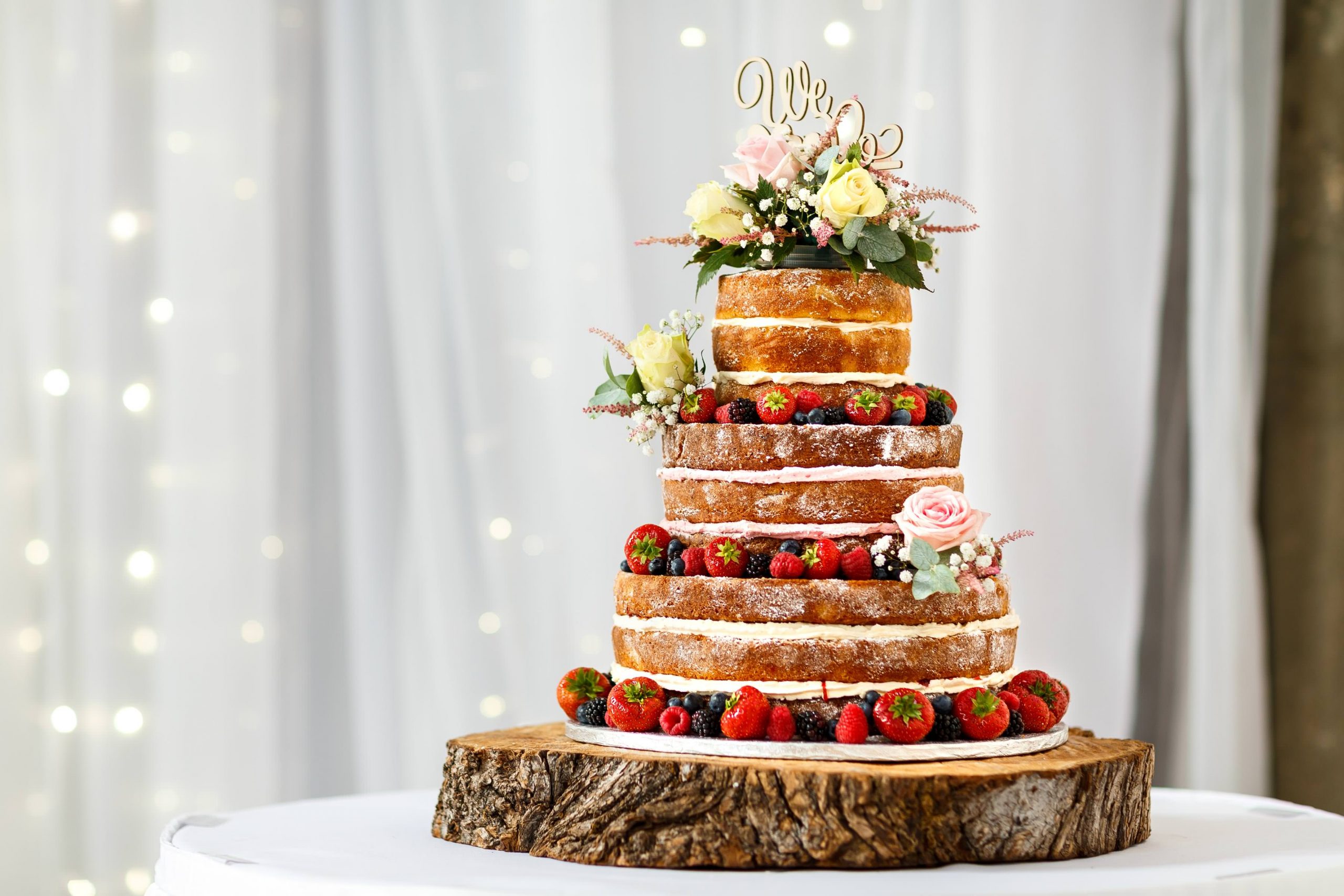 How Much Should Your Wedding Cake Cost?