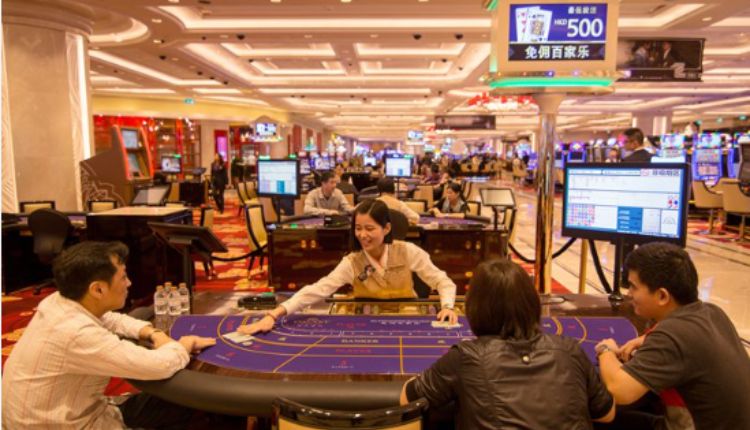 The Evolution of Gambling: A Comparative Analysis of Land-Based Casinos and Online Platforms – The Case of PQ88 in Vietnam